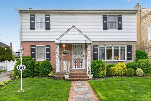 66 Aberdeen Rd, New Hyde Park, NY, 11040-2137 | Card Image