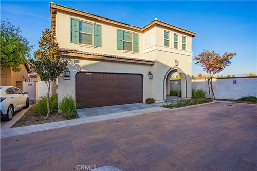 30458 Village Knoll Dr, Menifee, CA, 92584-6827 | Card Image