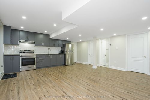 bsmt-54 Meadowglen Boulevard, Halton Hills, ON, L7G6J7 | Card Image