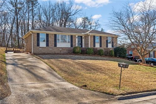 2227 Meloine Ln, Greensboro, NC, 27407-6048 | Card Image