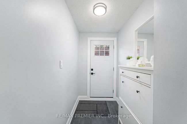 122 Robert Hicks Dr, House attached with 6 bedrooms, 5 bathrooms and 2 parking in North York ON | Image 13