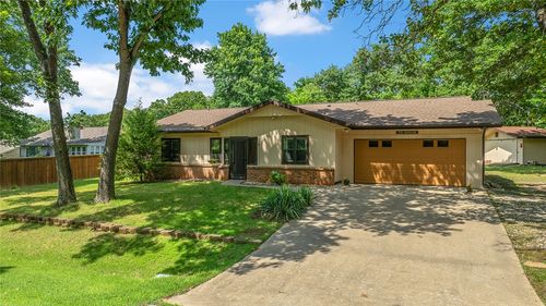 3 Clevedon Cir, Bella Vista, AR, 72715-2355 | Card Image