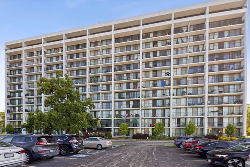 204-2005 Finley Rd, Lombard, IL, 60148-4826 | Card Image