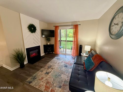 c801-209 E Valley Point Ln, Claysburg, PA, 16625 | Card Image