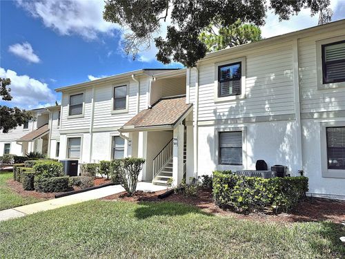 305-305 Meadow Ln, OLDSMAR, FL, 34677-6209 | Card Image