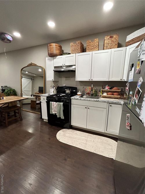 a3-9 First St, Warwick, NY, 10990-1644 | Card Image