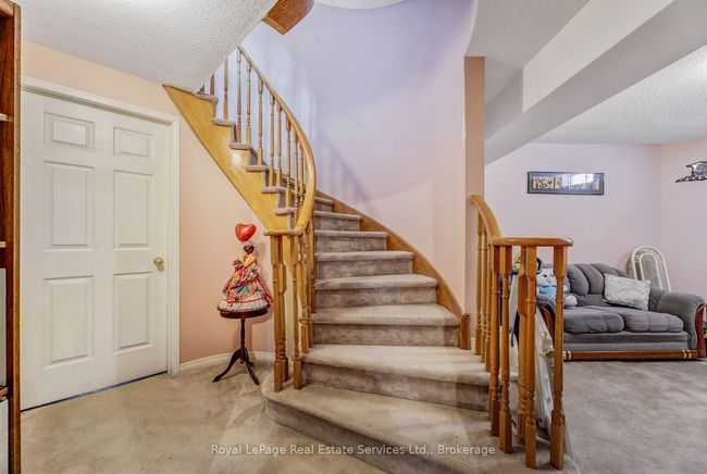 164 Dixon Dr, House other with 4 bedrooms, 3 bathrooms and 2 parking in Milton ON | Image 33