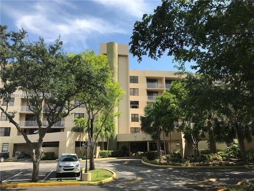 apt-401-901 Hillcrest Dr, Hollywood, FL, 33021-7859 | Card Image