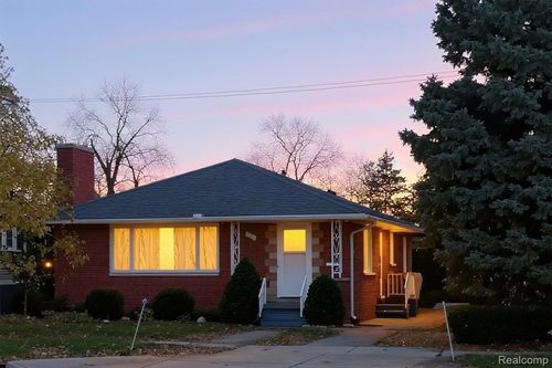 734 N Monroe St, Monroe, MI, 48162-2972 | Card Image