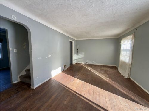 18619 Moross Rd, Detroit, MI, 48224-1021 | Card Image