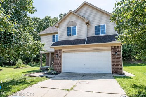 434 Converse Ct, Lake Orion, MI, 48362-3370 | Card Image