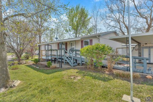 337 Se 46th St, Topeka, KS, 66609 | Card Image