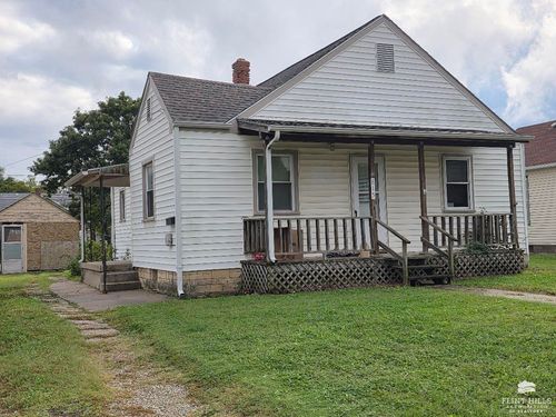 815 W Main St, Herington, KS, 67449-2121 | Card Image