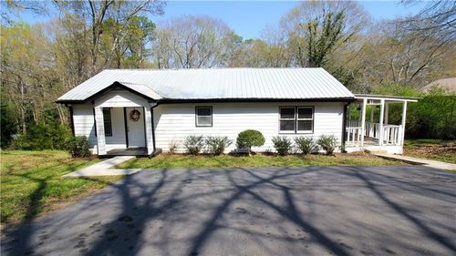 899 E Doyle St, Toccoa, GA, 30577-2931 | Card Image