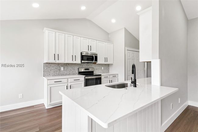 21 Hawthorne Ct, House other with 4 bedrooms, 2 bathrooms and null parking in Bluffton SC | Image 9