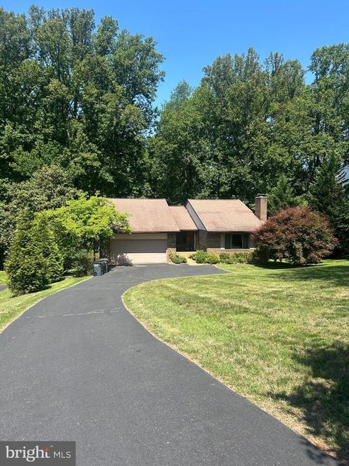 1118 Challedon Rd, GREAT FALLS, VA, 22066-1719 | Card Image