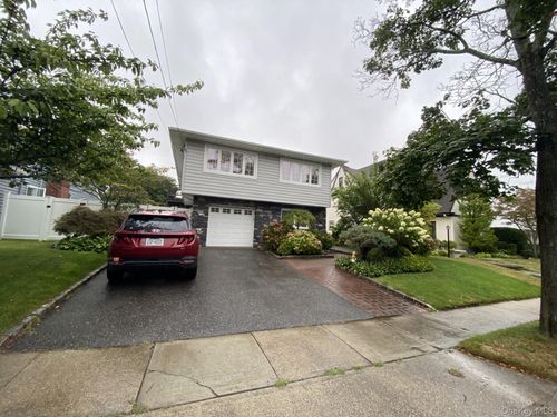 16 Murdock Rd, East Rockaway, NY, 11518-1626 | Card Image