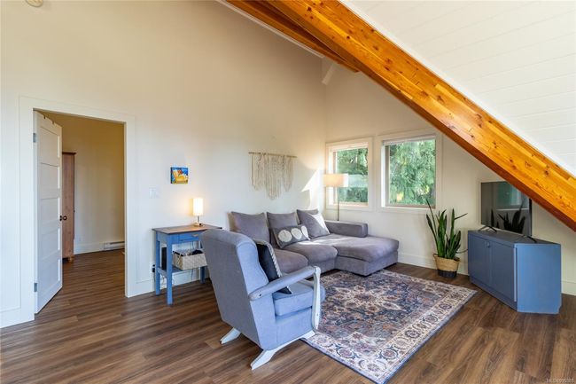 2nd Floor Family Room | Image 11