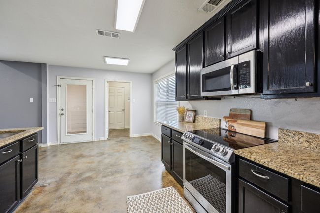 8808 Eastwood Ave, House other with 3 bedrooms, 3 bathrooms and null parking in Cross Roads TX | Image 14