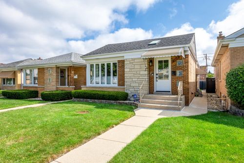 7315 N Oconto Ave, Chicago, IL, 60631-4339 | Card Image
