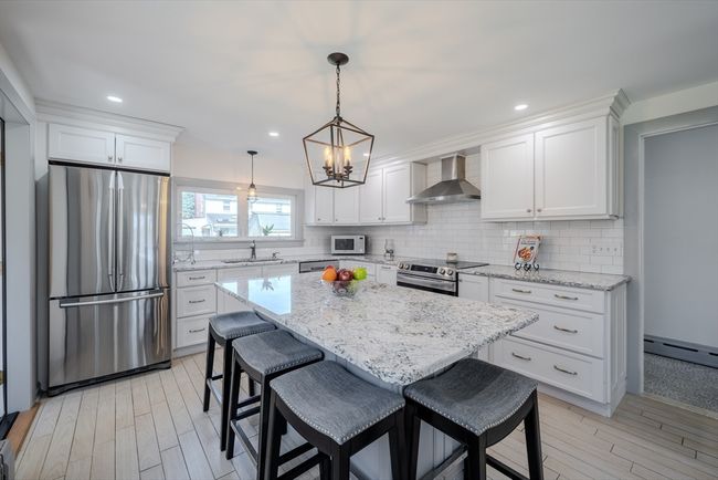 8 Milan Ave, House other with 3 bedrooms, 3 bathrooms and 4 parking in Woburn MA | Image 9