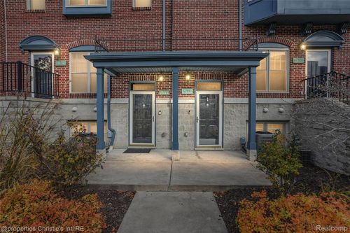 2542 Woodward Ave, Detroit, MI, 48201-3027 | Card Image