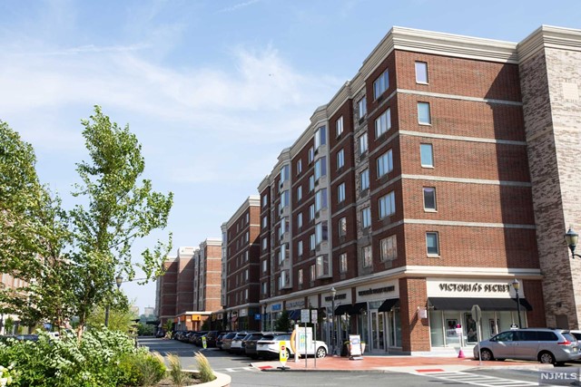 City Pl, Edgewater, NJ 07020