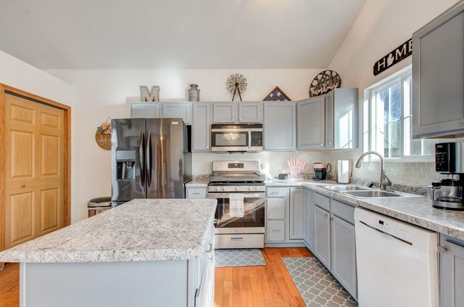 Kitchen 2 | Image 8