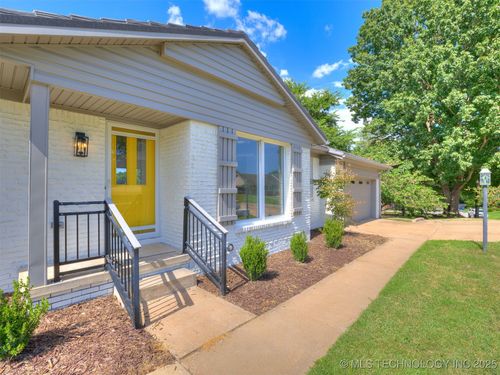 3743 E 59th Pl, Tulsa, OK, 74135-7825 | Card Image