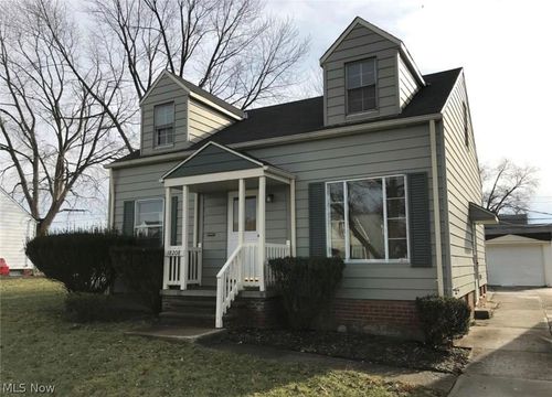 18208 Edinboro Ave, Maple Heights, OH, 44137-3521 | Card Image
