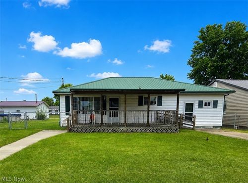 2411 Fairfax St, Parkersburg, WV, 26101-7407 | Card Image