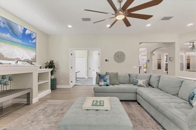 7538 Camden Harbour Dr, House other with 6 bedrooms, 4 bathrooms and null parking in BRADENTON FL | Image 32
