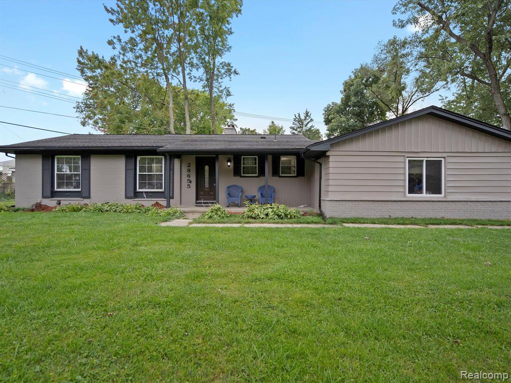 Aranel St, Farmington Hills, MI 48334