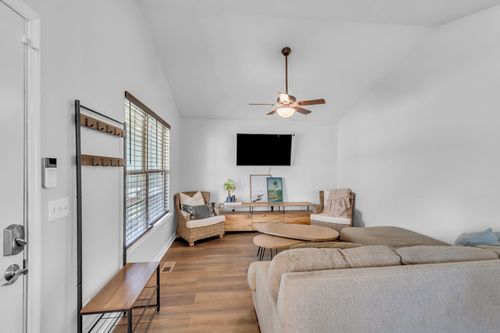 2301 18th Ave N, Nashville, TN, 37208-1126 | Card Image