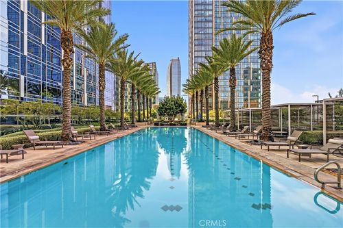 877 Francisco St, Los Angeles, CA, 90017-3045 | Card Image