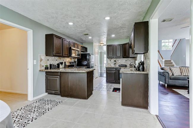 1410 Quiet Green Ct, House other with 3 bedrooms, 3 bathrooms and 2 parking in Houston TX | Image 13