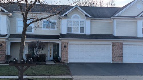 1037 Huntington Dr, Elk Grove Village, IL, 60007-7230 | Card Image