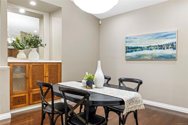 Gorgeous dining area with built in | Image 7