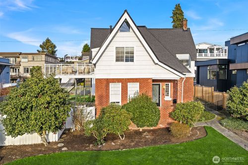 424 8th Avenue W, Kirkland, WA, 98033 | Card Image