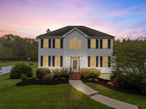 42 Britton St, Raynham, MA, 02767-1761 | Card Image