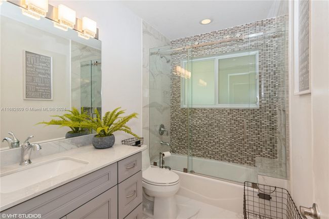 8135 Sw 136 Th St, House other with 4 bedrooms, 2 bathrooms and null parking in Pinecrest FL | Image 13