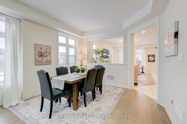 42 Prunella Cres, House attached with 4 bedrooms, 4 bathrooms and 4 parking in Holland Landing ON | Image 7