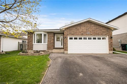 276 Biehn Dr, Kitchener, ON, N2R1B2 | Card Image