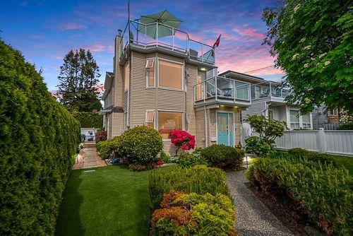 15549 Victoria Ave, White Rock, BC, V4B1H8 | Card Image