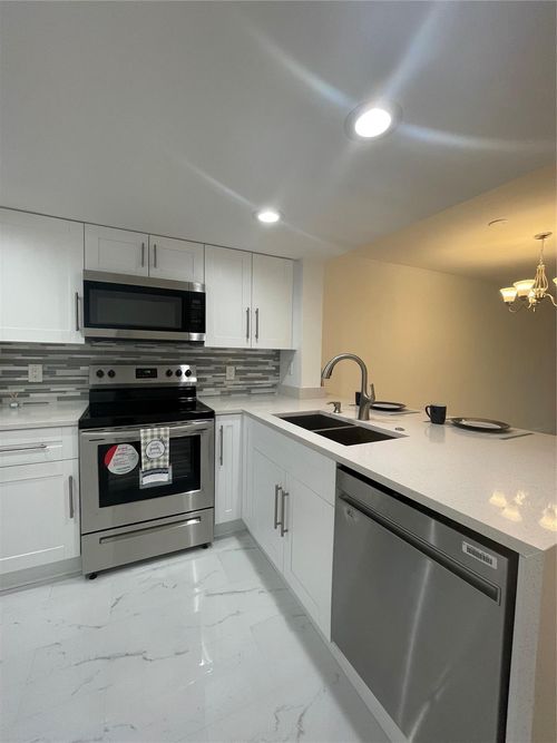 apt-106-8025 Colony Cir S, Tamarac, FL, 33321-3934 | Card Image