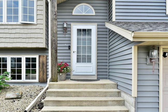 4 Front Entrance.jpg | Image 4