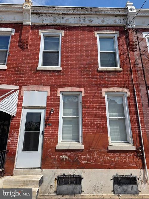 2831 N Howard St, PHILADELPHIA, PA, 19133-4115 | Card Image