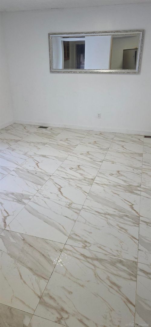 18344 Shiawassee Dr, Detroit, MI, 48219-2247 | Card Image