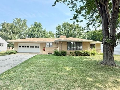 819 E Meadow Ln, Redwood Falls, MN, 56283-1809 | Card Image