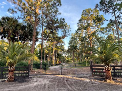 1030 Stallion Dr, Loxahatchee, FL, 33470-3954 | Card Image